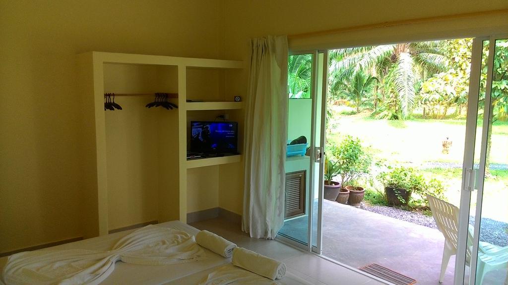 Vila Aathid Garden Khao Lak Pokoj fotografie