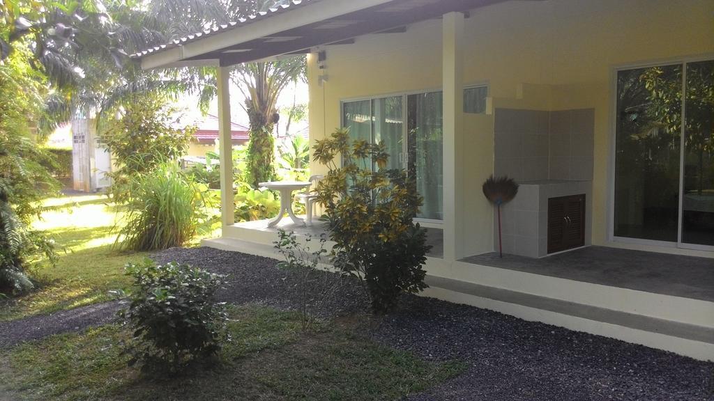 Vila Aathid Garden Khao Lak Pokoj fotografie